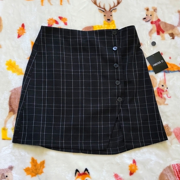 UNIF Dresses & Skirts - 🖤 PLAID FALL WINTER OFFICE ACADEMIA SLIT BUTTON UP MINI SHORT SEXY SKIRT XMAS